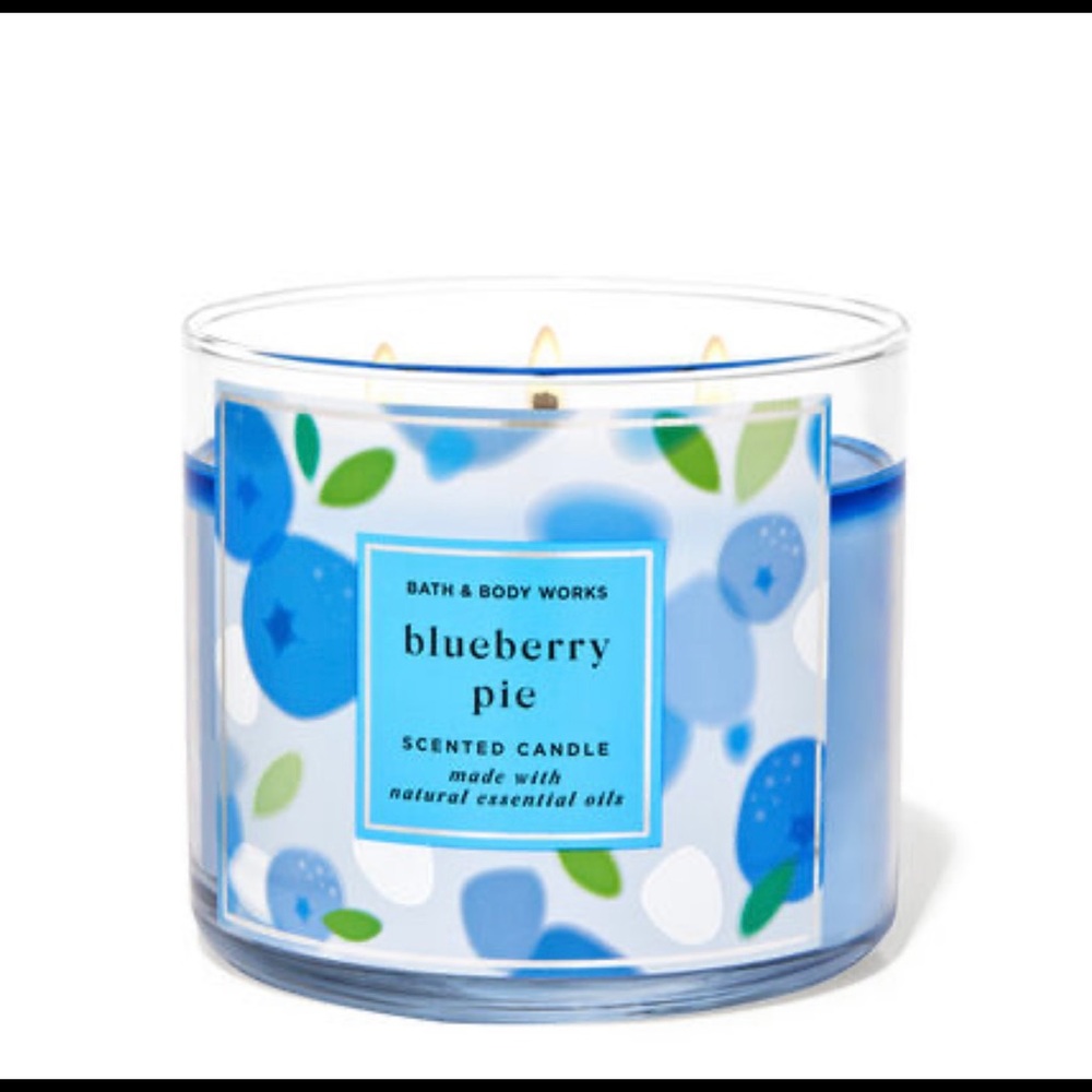 BATH AND BODY WORKS blueberry pie 3 wick candle
